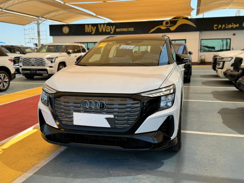 
								AUDI Q5-40 etron full									