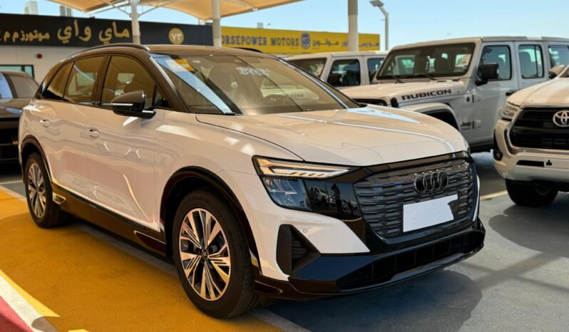 
								AUDI Q5-40 etron full									