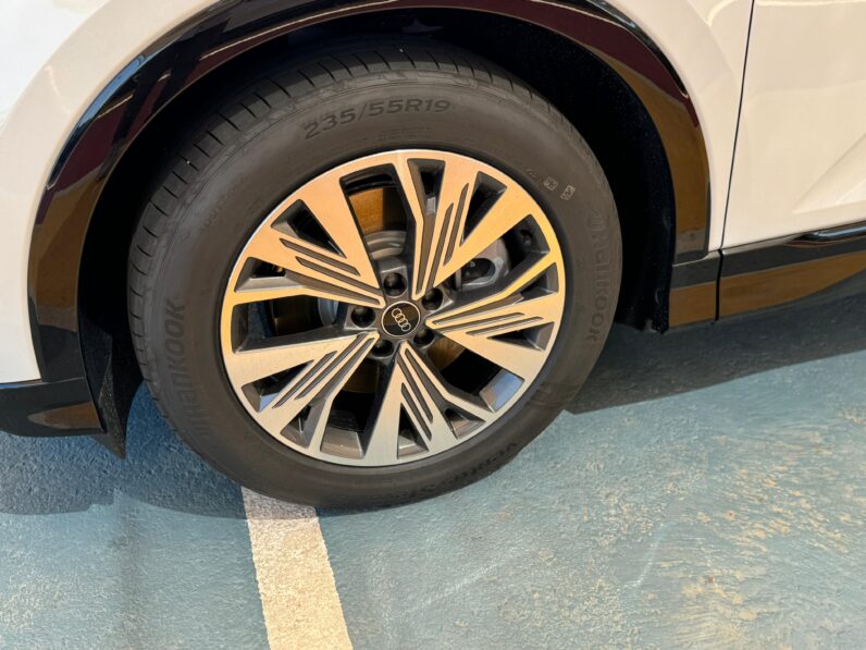 
								AUDI Q5-40 etron full									
