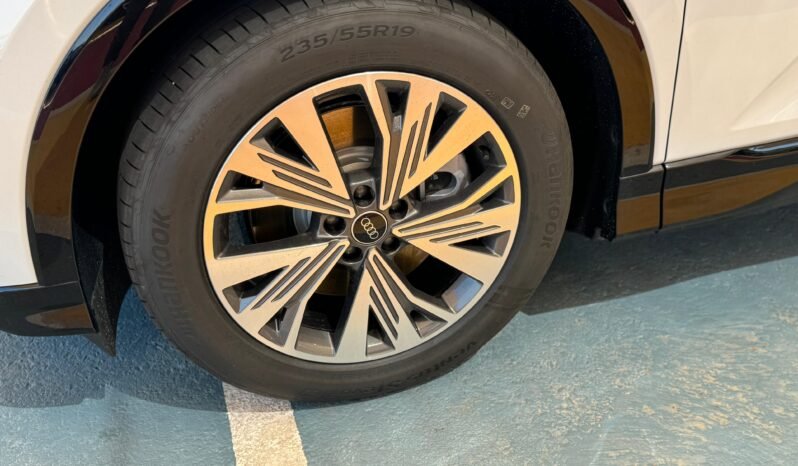 
								AUDI Q5-40 etron full									