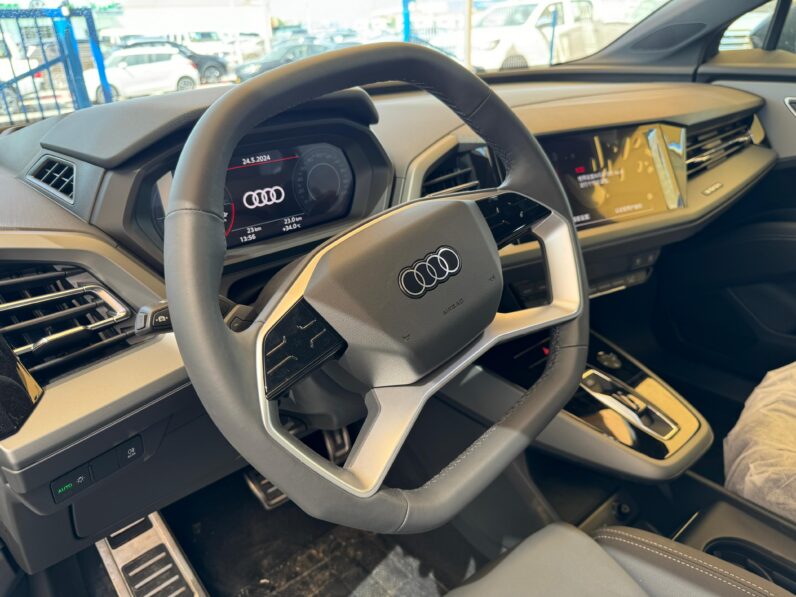 
								AUDI Q5-40 etron full									