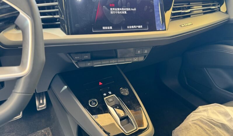 
								AUDI Q5-40 etron full									