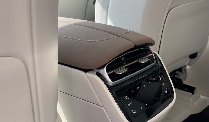 
								Mercedes-Benz EQS full									