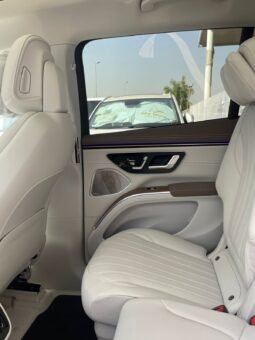 
										Mercedes-Benz EQS full									