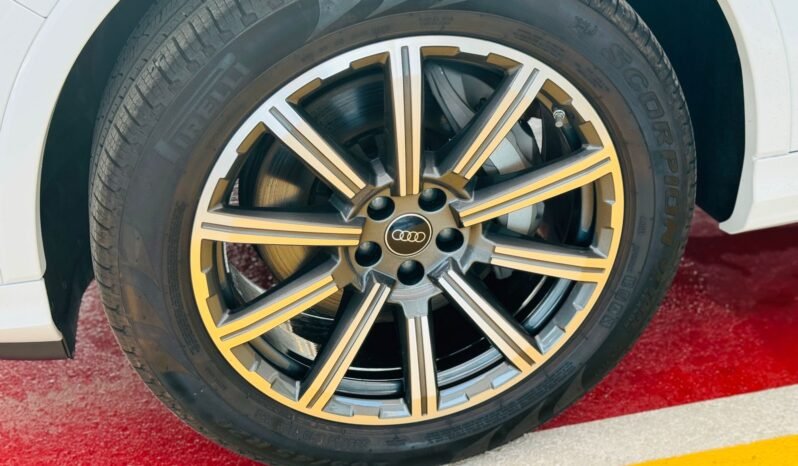 
								AUDI Q7 45 TFSI full									