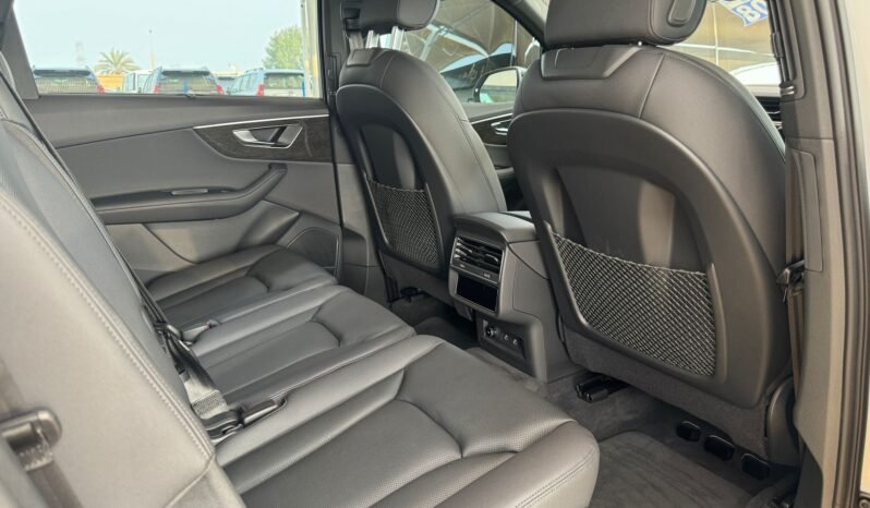 
								AUDI Q7 45 TFSI full									