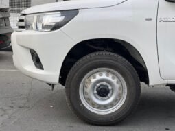 
										TOYOTA HILUX SR5 full									