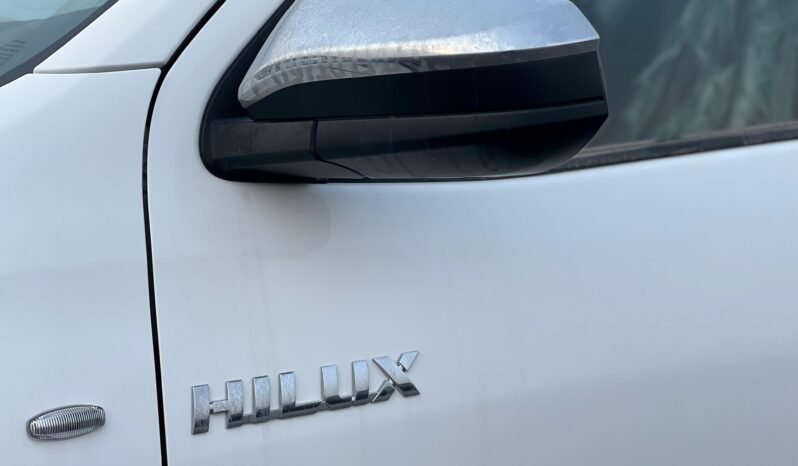 
								TOYOTA HILUX SR5 full									