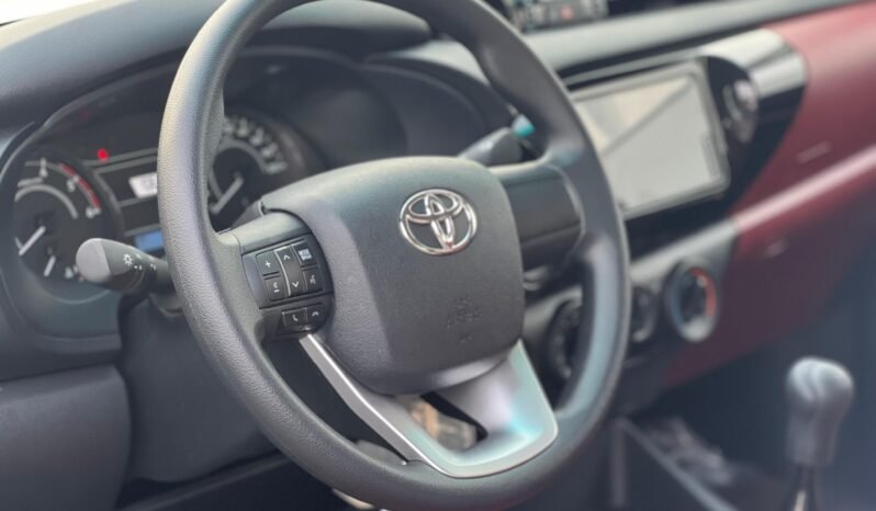 
								TOYOTA HILUX SR5 full									