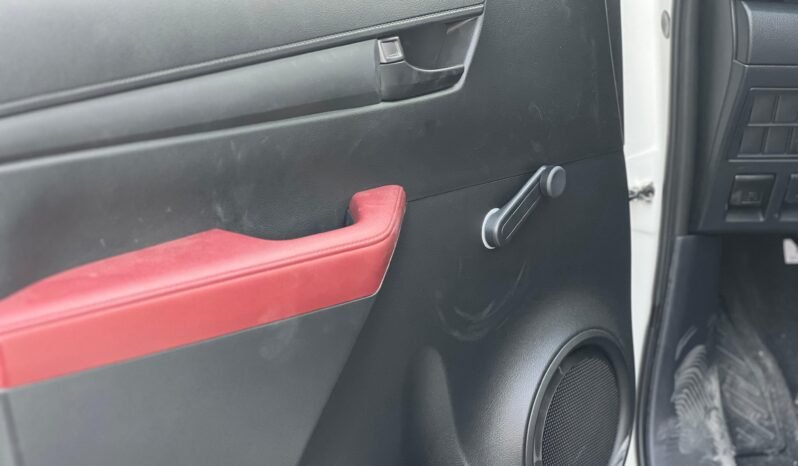 
								TOYOTA HILUX SR5 full									