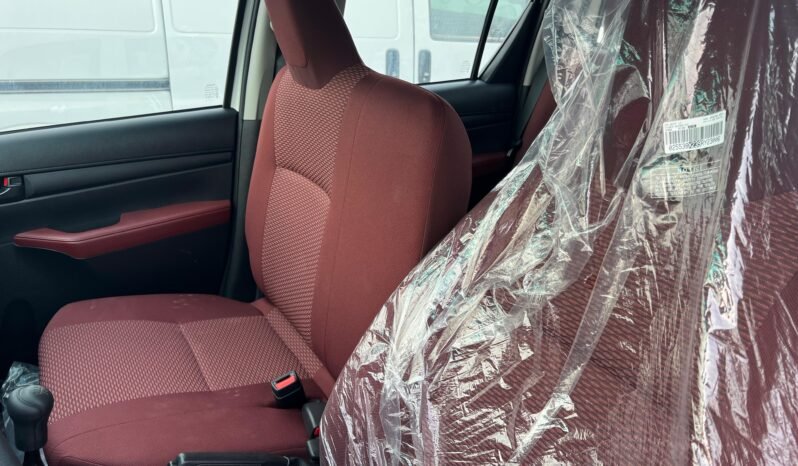 
								TOYOTA HILUX SR5 full									