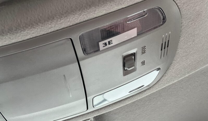 
								TOYOTA HILUX SR5 full									