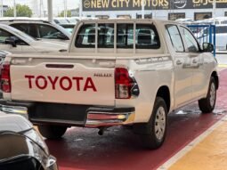 
										TOYOTA HILUX SR5 full									