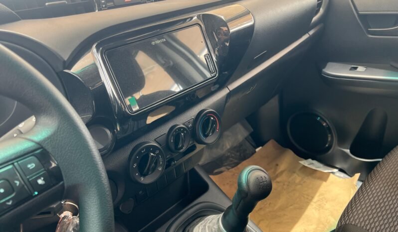 
								TOYOTA HILUX SR5 full									