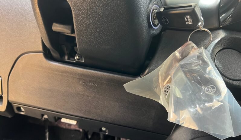 
								TOYOTA HILUX SR5 full									