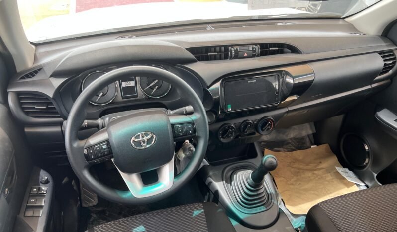 
								TOYOTA HILUX SR5 full									