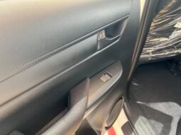 
										TOYOTA HILUX SR5 full									