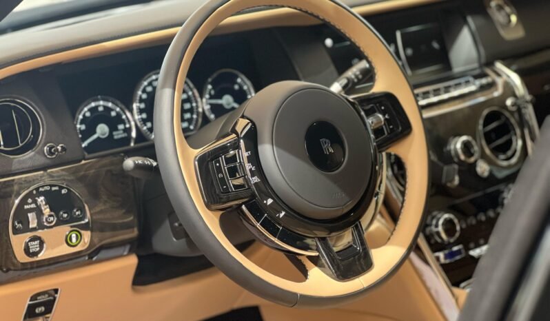 
								ROLLS ROYCE CULLINAN full									