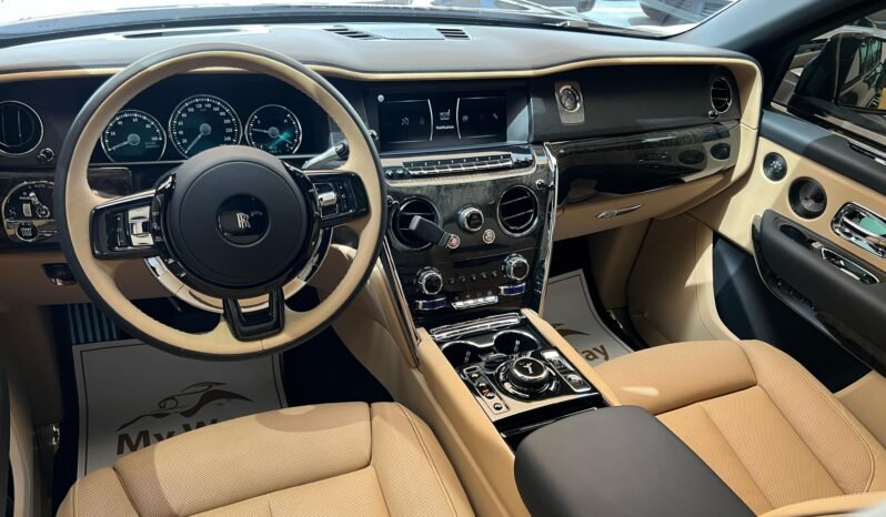 
								ROLLS ROYCE CULLINAN full									