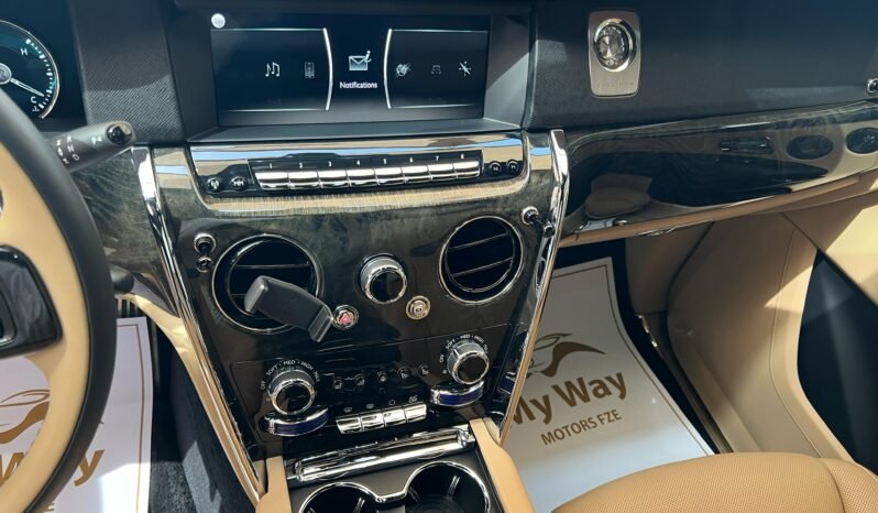 
								ROLLS ROYCE CULLINAN full									