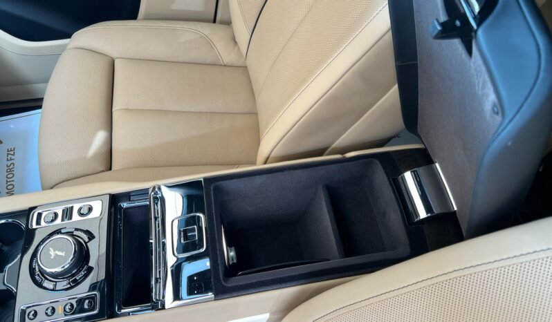 
								ROLLS ROYCE CULLINAN full									