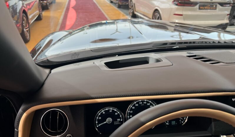 
								ROLLS ROYCE CULLINAN full									