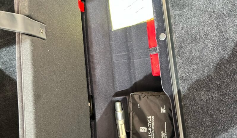 
								ROLLS ROYCE CULLINAN full									