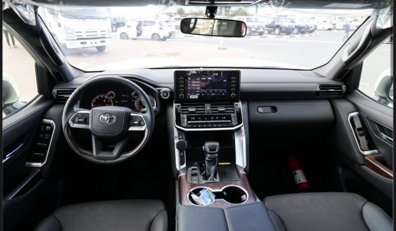 
								Toyota Land Cruiser 300 full									