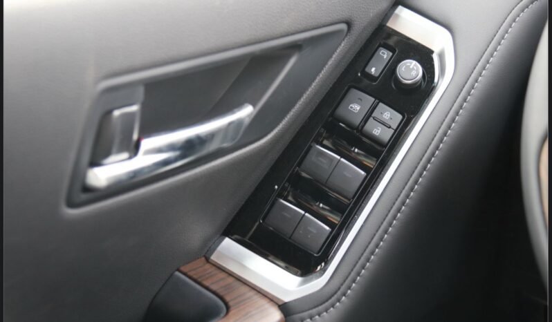 
								Toyota Land Cruiser 300 full									