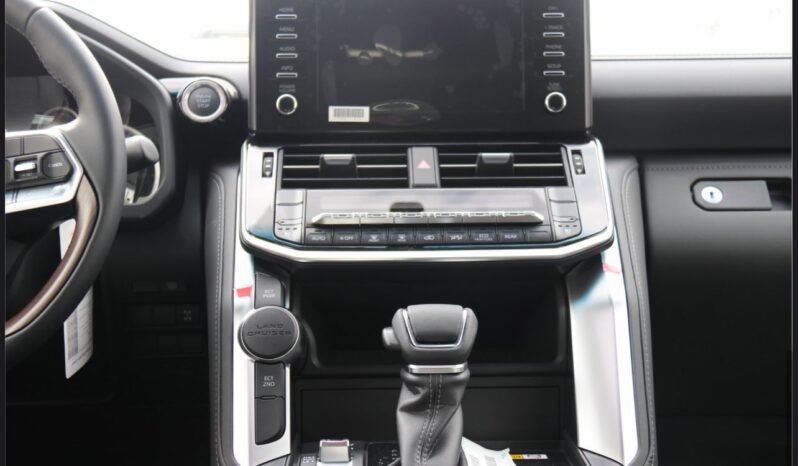 
								Toyota Land Cruiser 300 full									