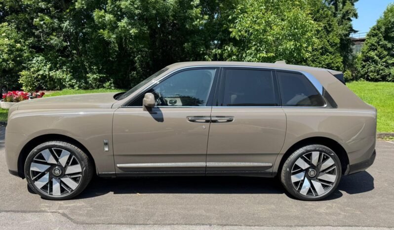 
								ROLLS ROYCE CULLINAN full									