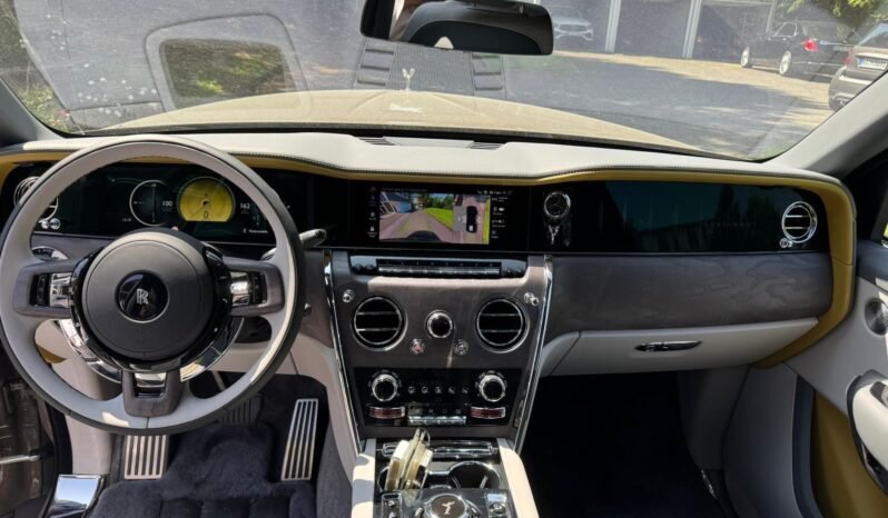 
								ROLLS ROYCE CULLINAN full									