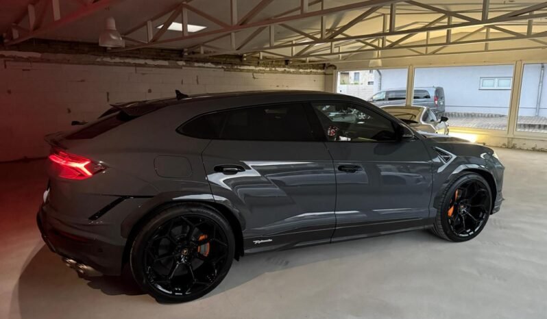 
								LAMBORGHINI URUS full									