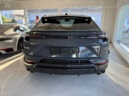 
										LAMBORGHINI URUS full									