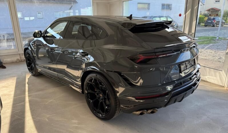 
								LAMBORGHINI URUS full									