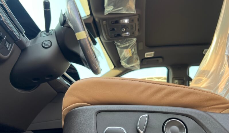 
								CADILLAC ESCALADE full									