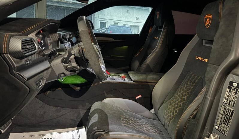 
								LAMBORGHINI URUS full									