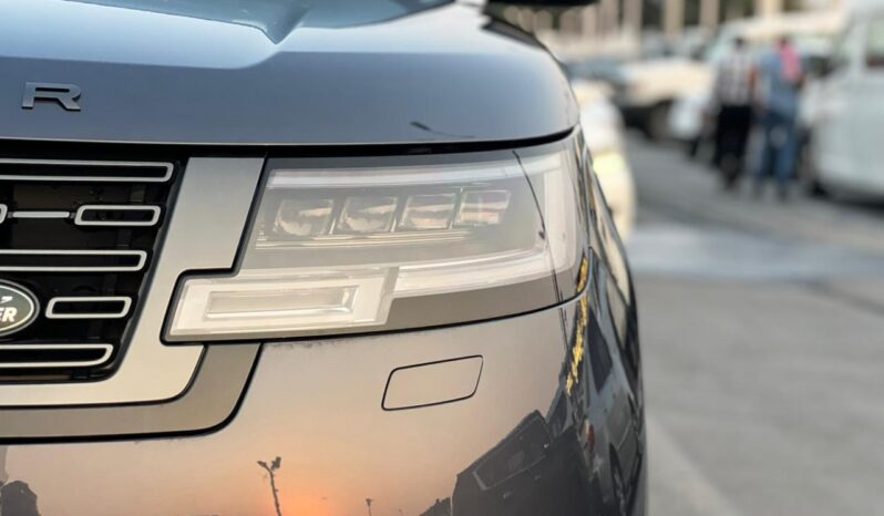 
								Land Rover Range Rover Vogue SE full									