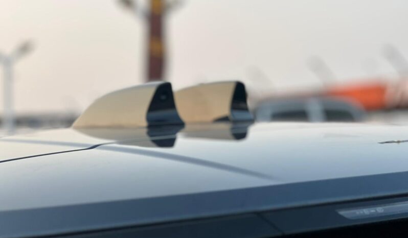 
								Land Rover Range Rover Vogue SE full									