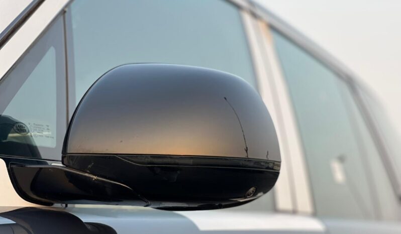 
								Land Rover Range Rover Vogue SE full									