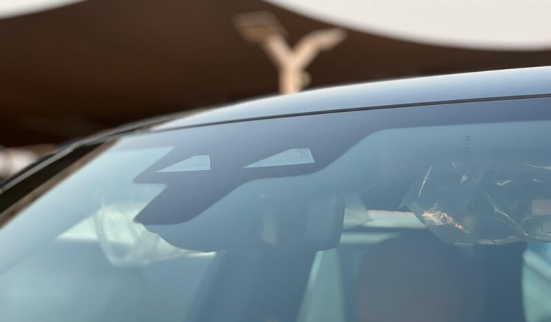 
								Land Rover Range Rover Vogue SE full									