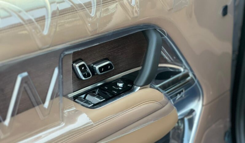 
								Land Rover Range Rover Vogue SE full									