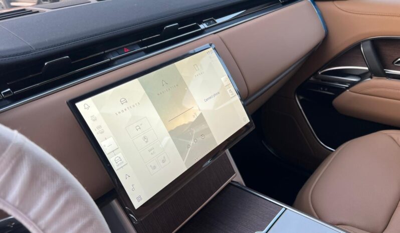 
								Land Rover Range Rover Vogue SE full									