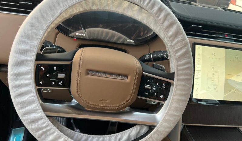 
								Land Rover Range Rover Vogue SE full									