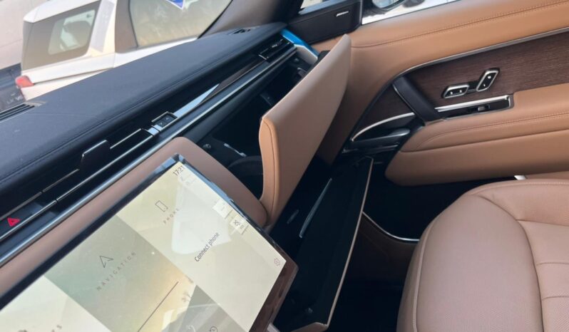 
								Land Rover Range Rover Vogue SE full									