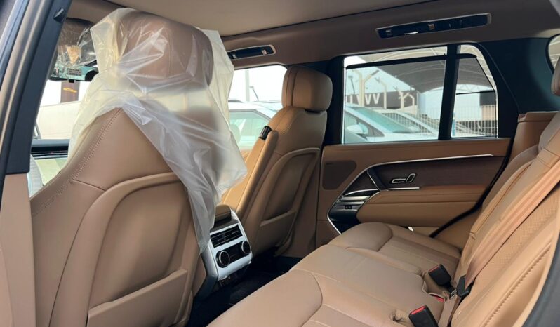 
								Land Rover Range Rover Vogue SE full									