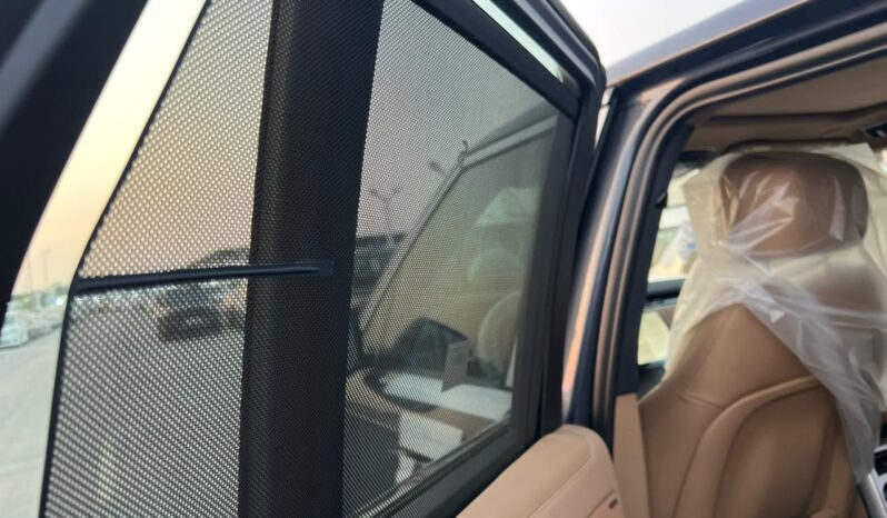 
								Land Rover Range Rover Vogue SE full									