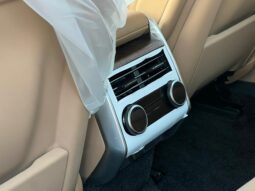 
										Land Rover Range Rover Vogue SE full									