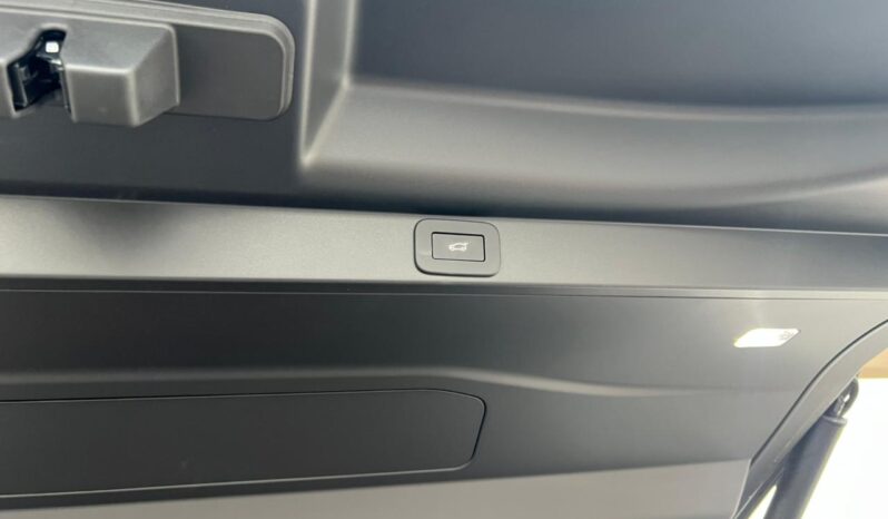 
								Land Rover Range Rover Vogue SE full									