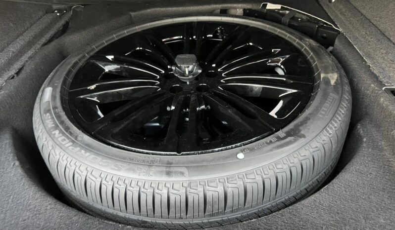 
								Land Rover Range Rover Vogue SE full									